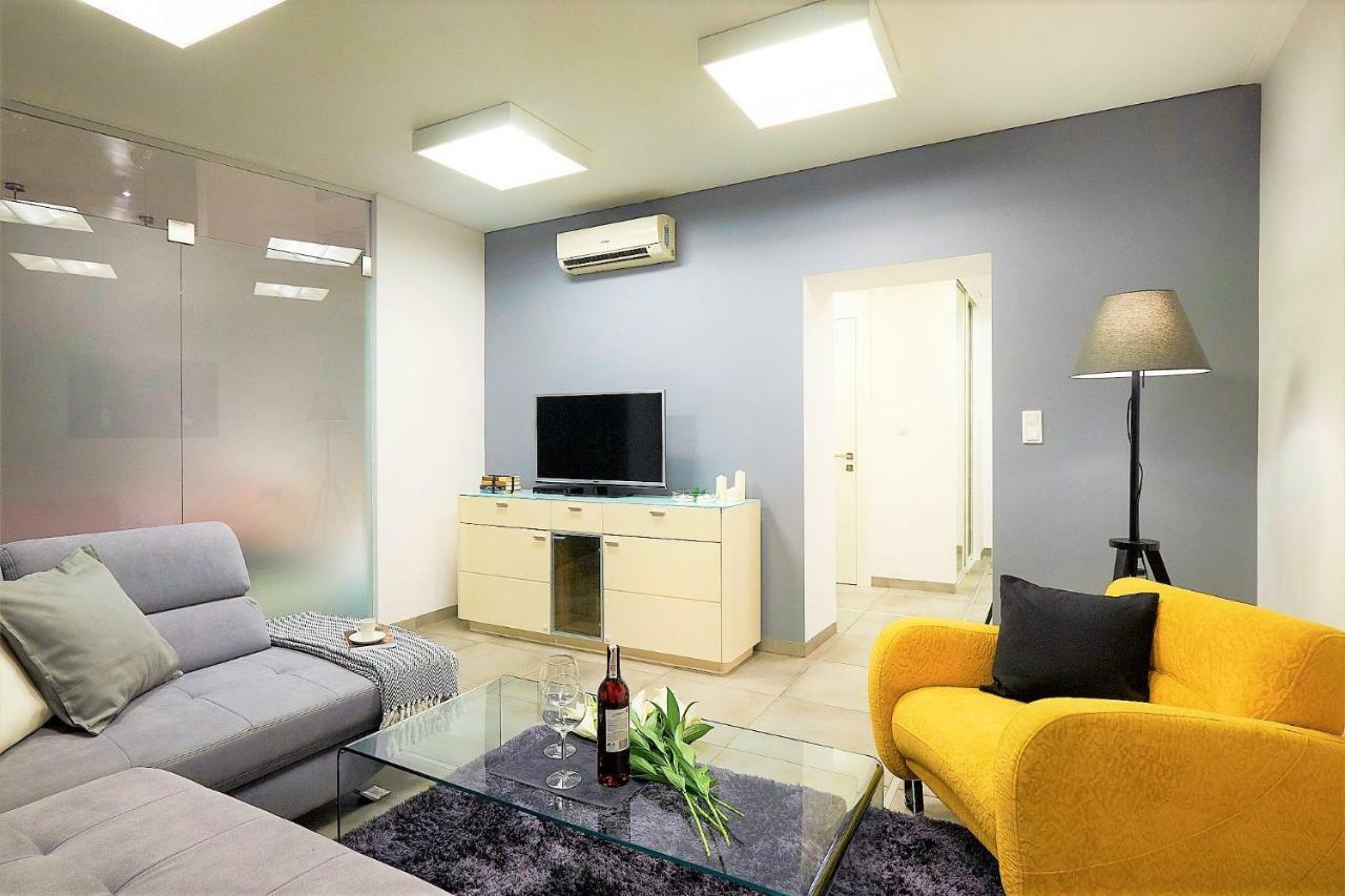 Xavier Boutique Apartment Варшава Экстерьер фото
